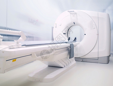 断层扫描多探测器CT扫描仪(计算地形成像) 在模糊的医院房间背景上背景