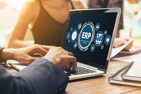 erp系统适用于现代企业的 ERP 企业资源规划软件解决方案小样金融男人团队团体房间数据生产工人背景