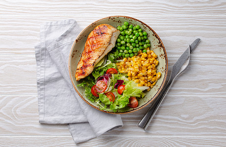 健康鸡胸 配沙拉小吃厨房力量碳水蔬菜饮食营养损失玉米桌子背景图片