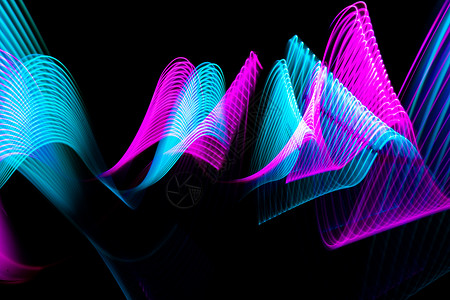蒸气波现代轻画波设计 黑色背景的蓝色和粉色技术线条背景