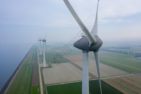 水平轴风力发电机风车一代高清图片