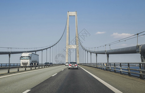 斯堪的纳维亚语叉大带桥 穿越丹麦北海的横渡丹麦北部背景