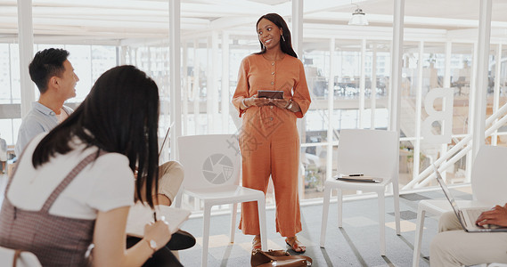 碳市场启动关于我们 亚洲人 黑人女性 商业 商务会议 商务人士 圈子 教练 协作 大学 通讯 公司 企业 数字营销 多样性 教育 雇佣互联背景