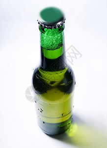 啤酒瓶 液体 酒吧 清爽 茶点 玻璃背景图片