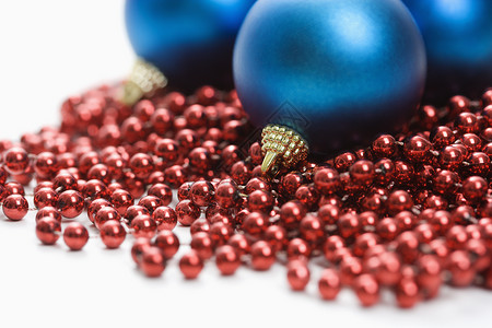 圣诞装饰品 红色的 球 静物 珠子 圣诞节背景图片