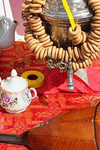 茶茶节假日 烘干 杯子 桌子 茶壶背景图片