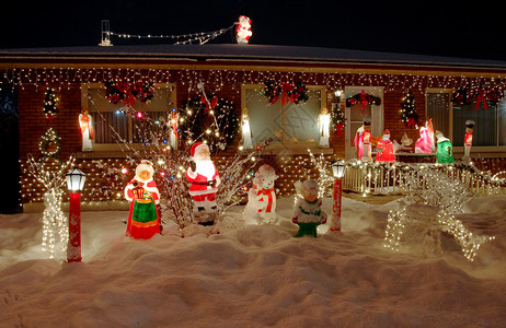 圣诞灯 五彩缤纷 帽子 住宅结构 华丽的 夜晚高清图片