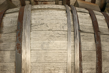旧水缸 品酒 复古的 锤击 地窖 发酵 木头 猪头 桶背景图片