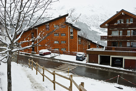 滑雪度假村 高山 闲暇 风暴 季节 运动 阿尔卑斯山 岩石图片