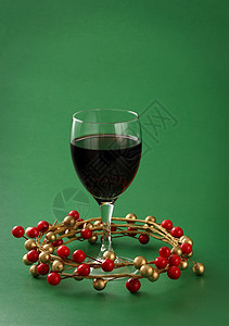 红酒杯 绿色的 红色的 假期 圣诞节 保卫区 派对 玻璃背景图片