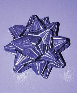 蓝宝石弓 盒子 季节性的 展示 蓝色的 礼物 假期 惊喜背景图片