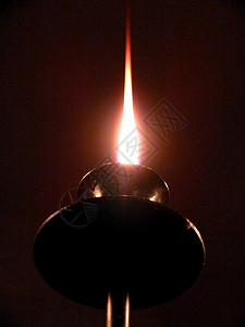 蜡烛 高的 火 燃烧 照亮 火焰 烧伤 红色的图片