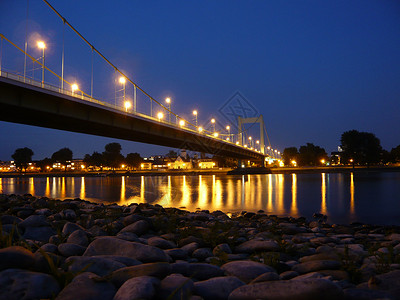 晚上在科隆桥桥高清图片