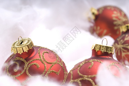 圣诞节装饰 玻璃 球 明信片 圆圈 美丽的 装饰品 海报 寒冷的背景图片