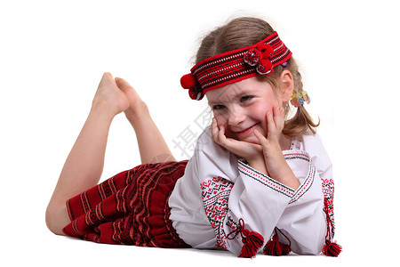 身着乌克兰民族服装的女小女孩 花圈 孩子 民间高清图片