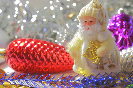 圣诞节装饰品 圣诞树 假期 情绪 节日装饰品 礼物 美丽的背景图片