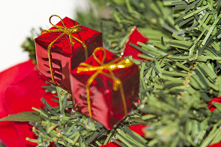 圣诞节装饰品 美丽的 圣诞树 玩具 礼物 假期背景图片