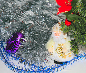 圣诞节装饰品 礼物 冬天 情绪 美丽的 圣诞树背景图片