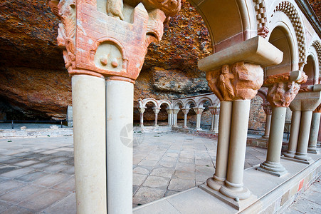 半明半暗修道院 文化 大理石 寺庙 欧洲 崇拜 洞穴 入口 罗马式 博物馆背景