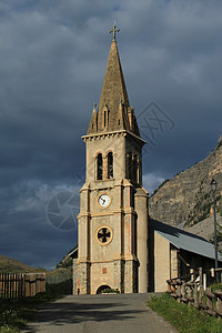 法国圣米歇尔山法国阿尔卑斯山Cervieres 圣米歇尔·圣曼梅斯教堂 天空 钟背景