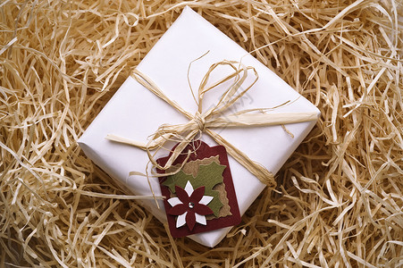 赠礼礼物 假期 传统 丝带 干草 盒子 惊喜背景图片