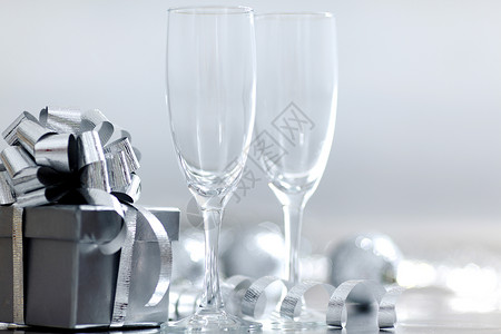 银色圣诞卡 丝带 玻璃 火花 星星 假期 美丽 冬天背景图片