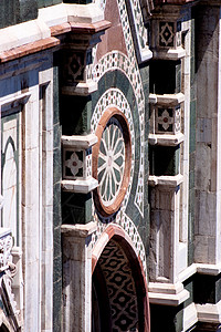 文艺建筑细节 脚手架 建筑学 天 阳光 柱子 天主教的 装饰品背景图片