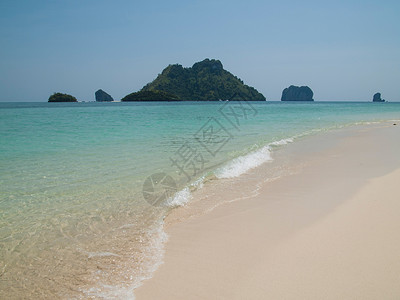 安达曼海的海滩和岛屿背景图片