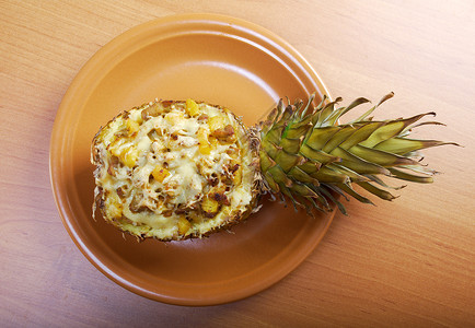 烤肉和芝士 在菠萝中烤 健康 烘烤 樱桃酒 奶酪背景图片