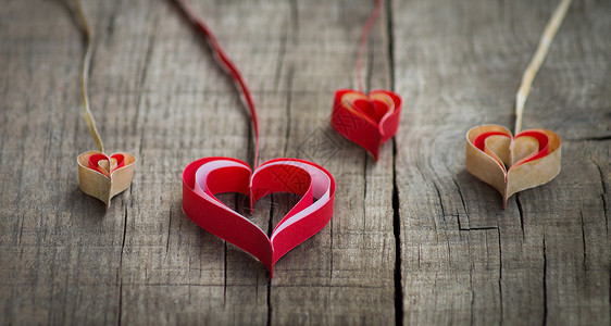 纸张红 木头 约会 浪漫的 红色的 情人节 感情 庆典 友谊背景图片