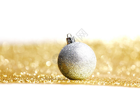银月光球 装饰风格 玩具 装饰品 假期 新年 白色的背景图片