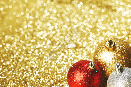 红色闪光圣诞球圣诞球 喜庆的 金的 庆典 闪光 金子 黄色的背景