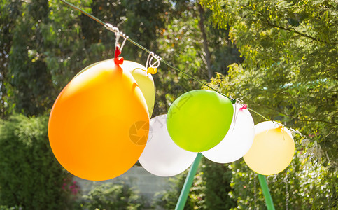 童年花园派对游戏用的气球 庆祝 绿色的 庆典 快乐的背景图片