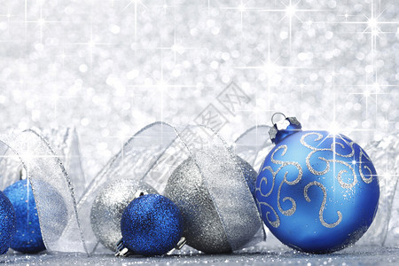 过年蓝色华丽新年贺卡图片圣诞卡 球 星星 卡片 新年 快活的 丝带 闪亮的背景