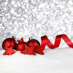 圣诞节装饰 红色的 丝带 闪光 快活的 假期 白色的背景图片