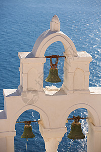 一个正统教会的绿色青铜钟 欧洲 旅游 圣托里尼 假期背景图片