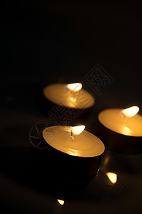蜡烛 团体 温暖 治疗 冥想 茶烛 浪漫 庆祝 假期背景图片