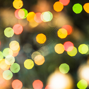散焦的圣诞树 黄色的 庆祝 概念上的 喜庆的 庆典 红色的 灯泡背景图片