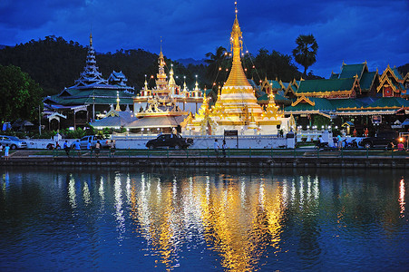 泰国北省梅洪松的 地标 辉光 河 塔 缅甸高清图片