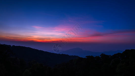 日出的景象 泰王国 海边背景图片