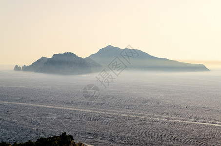 意大利卡普里岛 海 旅游 意大利语 自然 地中海背景图片