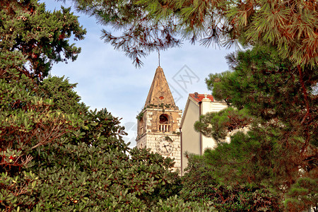 圣菲利普和雅各布教堂风景背景图片