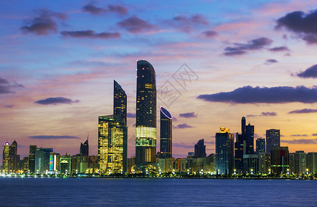 迪拜公主塔日落时阿布扎比天线 旅行 游艇 办公室 假期 公主 海湾背景