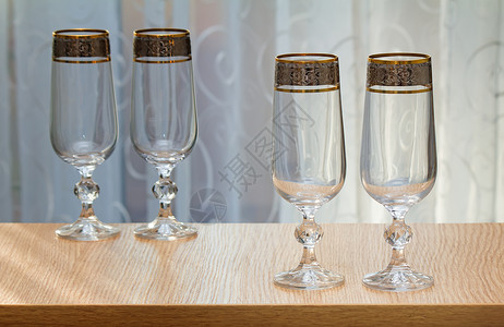 4杯美丽的玻璃杯 水 装饰的 专业品鉴 招待 高的背景图片