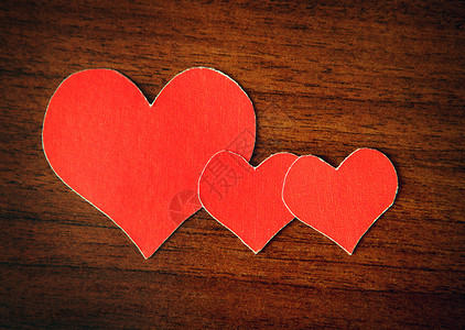 木形背景上的心脏形状 红色的 木板 调子 邀请函 假期背景图片