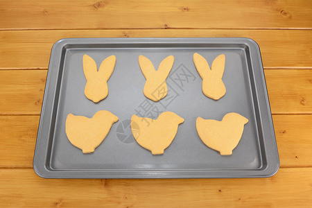 金属兔子用6个复活节饼干烤盘背景