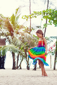 彩虹裙热带热带假日 赤脚 太阳裙 海滩 天堂 女孩 漂亮的 岛背景