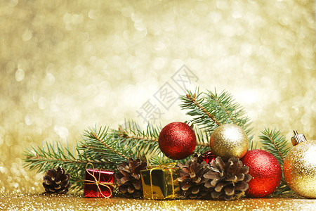 圣诞卡 闪光 树 玩具 球 绿色的 冷杉 假期 展示 金子背景图片