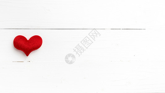 红心红 天 爱 老的 手工制作的 邀请函 婚礼 复古的 红色的 木头背景图片