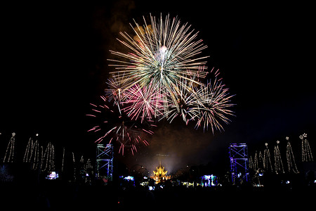 2016年清迈泰国倒计时烟火 Firework高清图片